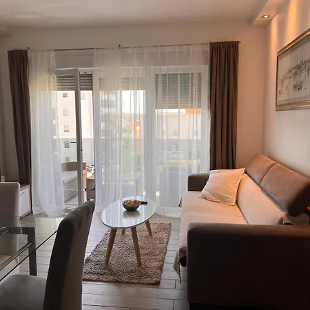Apartment Marina *